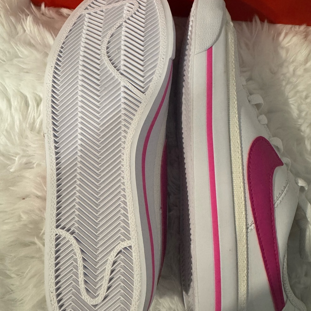 Nike Women's White and Pink Sneakers